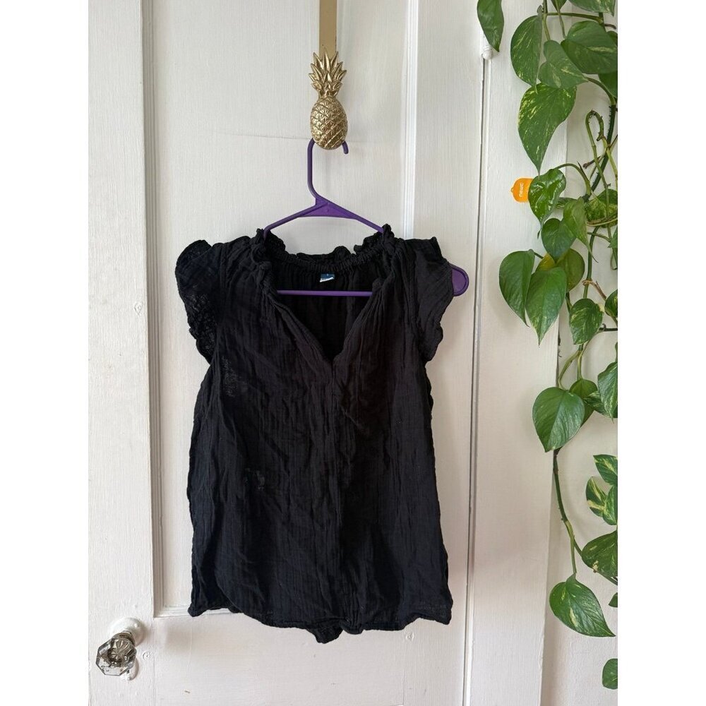 Old Navy women’s size small black short sleeve blouse